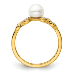 14K Polished 1/20 carat Diamond and White Freshwater Cultured Pearl Leaf Design Size 7 Ring