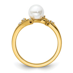 14K Polished 1/10 carat Diamond and White Freshwater Cultured Pearl Size 7 Ring