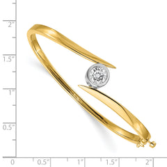 14k Two-tone Holds 1 carat 6.5mm Round Stone Hinged Oval Bangle Bracelet Mounting (No Stone Included)