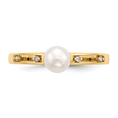 14k Freshwater Cultured Pearl and Diamond Ring