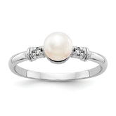 14k White Gold 5mm FW Cultured Pearl AA Diamond ring