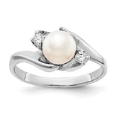 14k White Gold 6mm FW Cultured Pearl AA Diamond ring