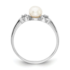 14k White Gold 4.5mm FW Cultured Pearl AA Diamond ring