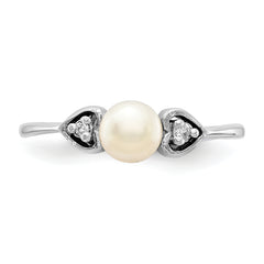 14k White Gold 4.5mm FW Cultured Pearl AA Diamond ring