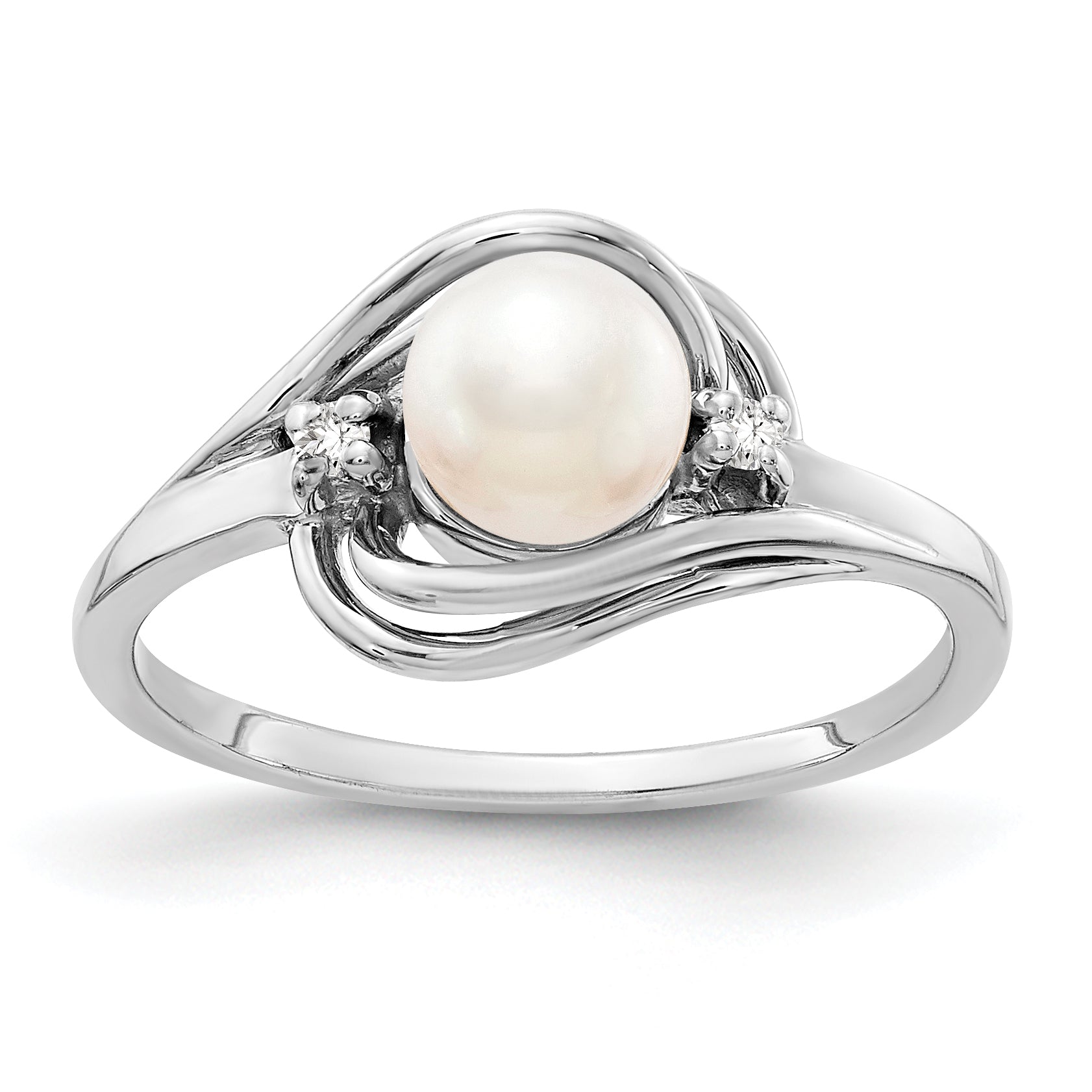 14k White Gold 5.5mm FW Cultured Pearl AA Diamond ring