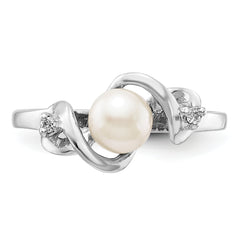 14k White Gold 5.5mm FW Cultured Pearl AA Diamond ring
