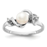 14k White Gold 5.5mm FW Cultured Pearl AA Diamond ring