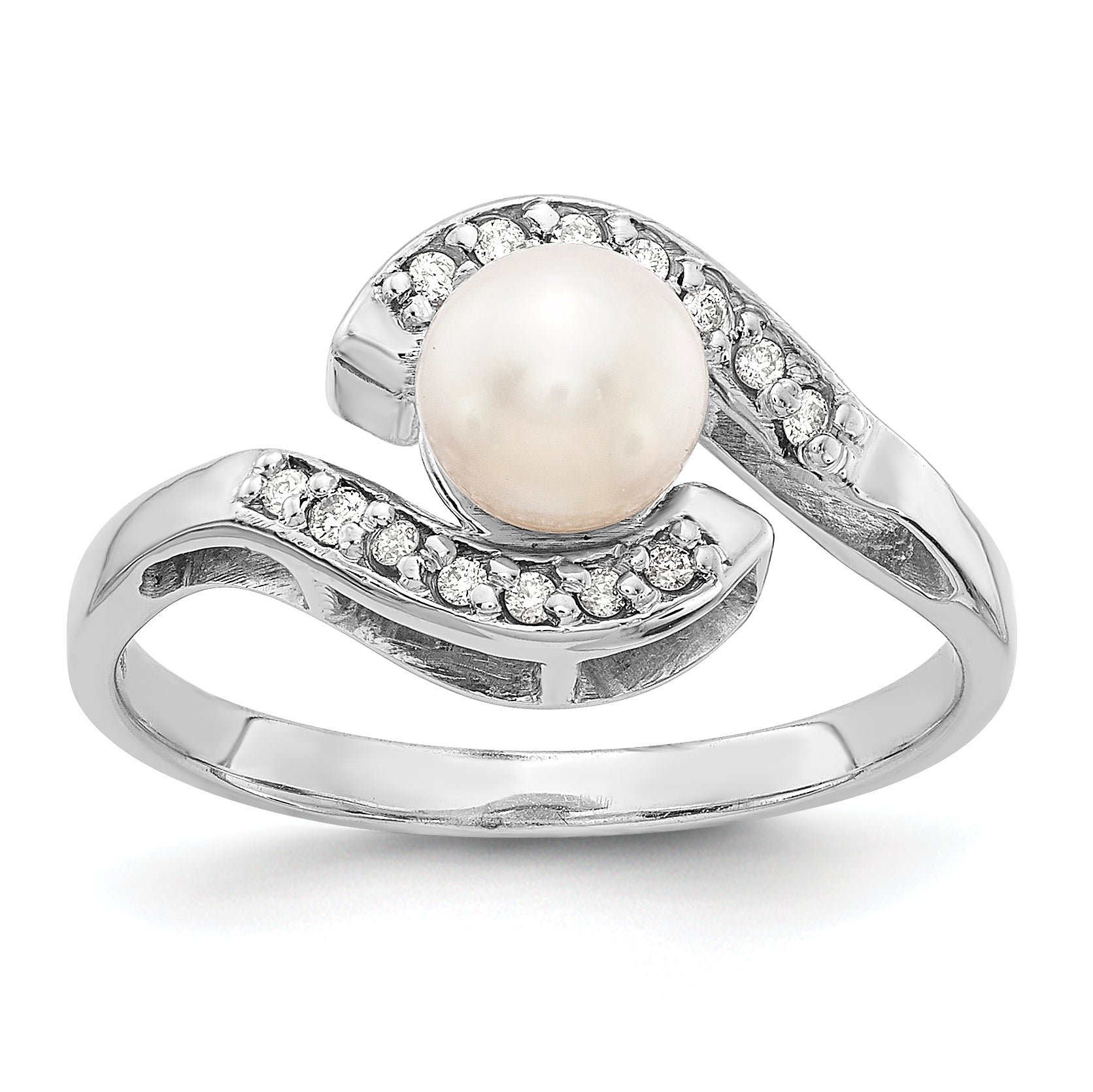14k White Gold 5.5mm FW Cultured Pearl AA Diamond ring