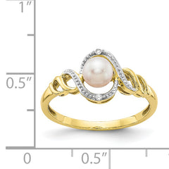 10K Fresh Water Cultured Pearl and Diamond Ring