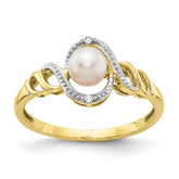 10K Fresh Water Cultured Pearl and Diamond Ring