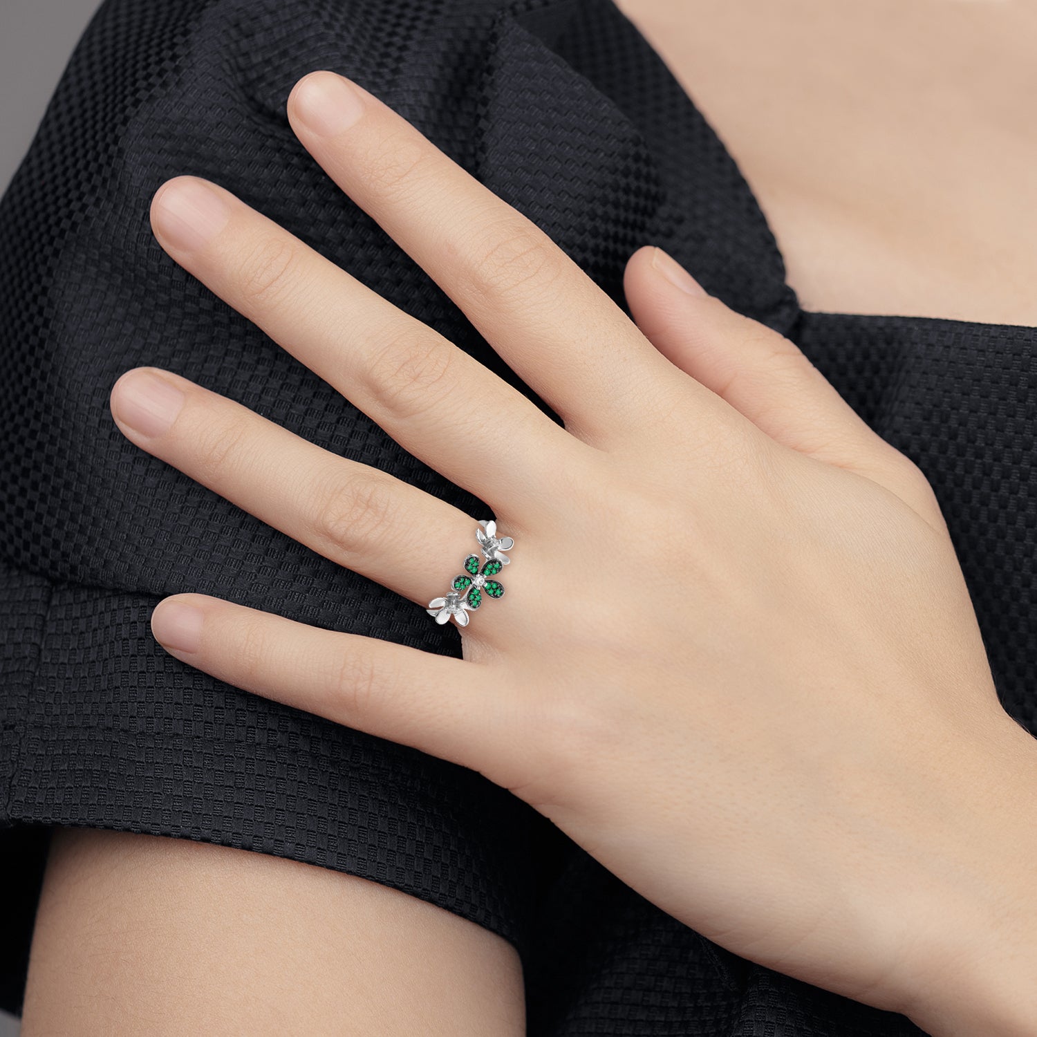 14k White Gold Diamond and Emerald Flower Ring