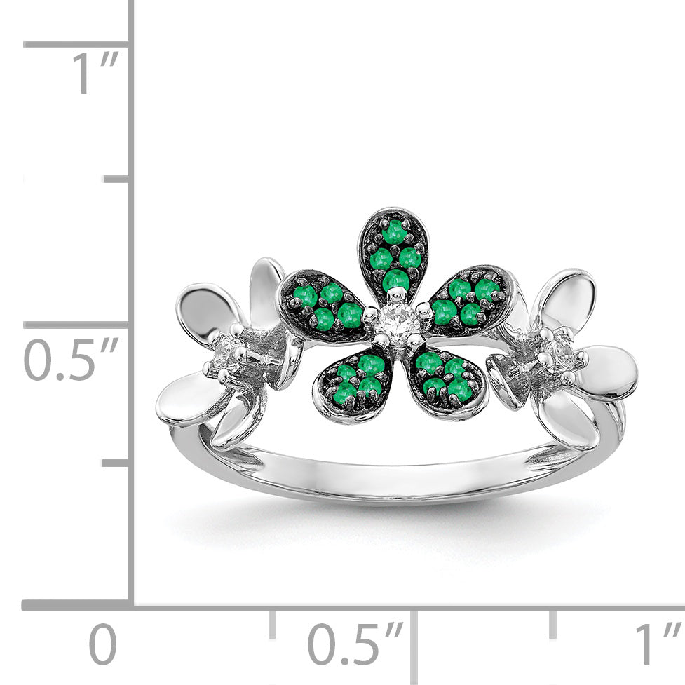 14k White Gold Diamond and Emerald Flower Ring