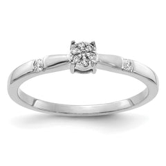 14k White Gold Diamond Cluster Ring