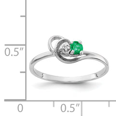 14K White Gold 3mm Emerald A Diamond ring