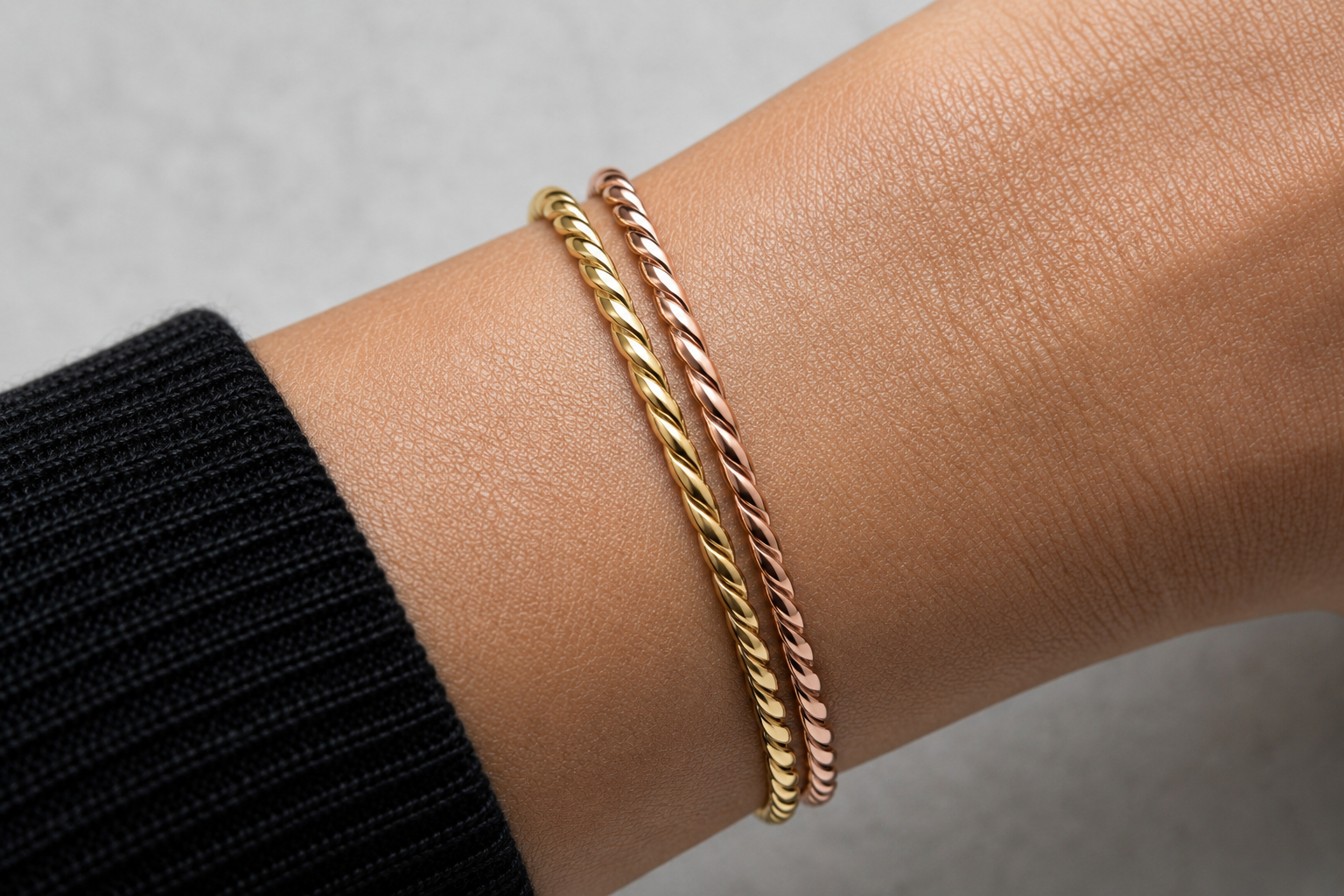 Yellow Gold vs Rose Gold: Which Warm Metal Is Yours