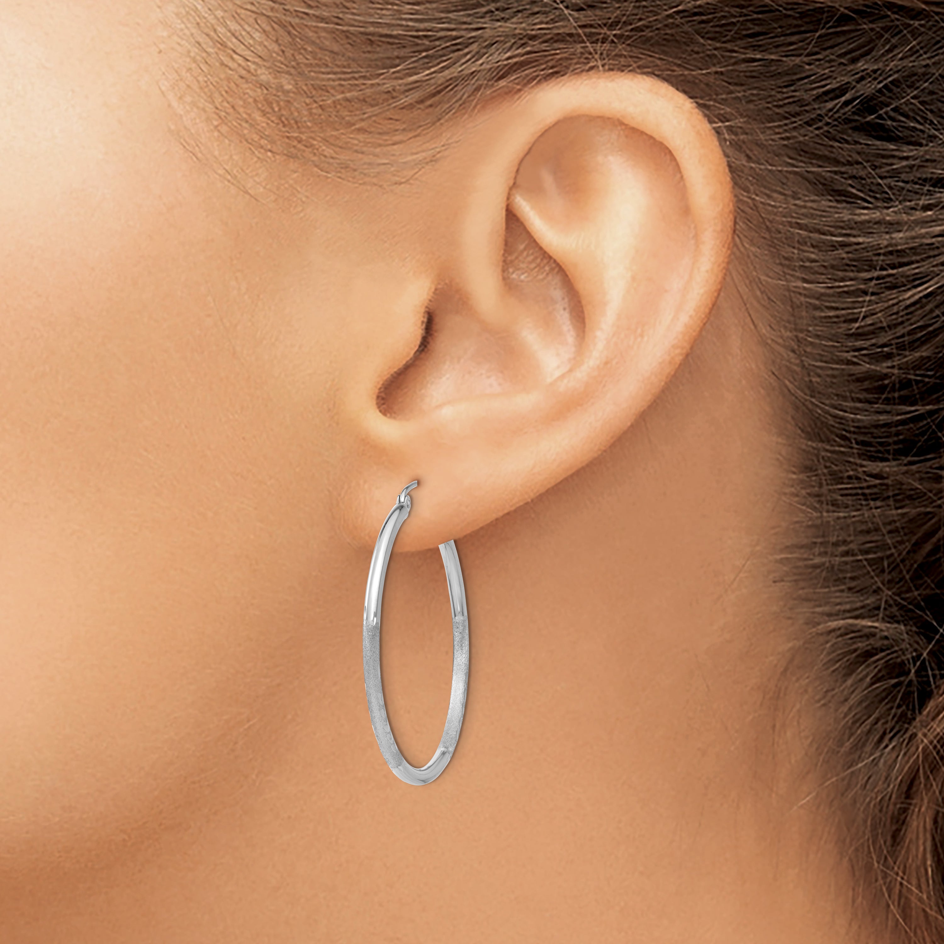10k White Gold Satin and Diamond-cut 2mm Round Hoop Earrings