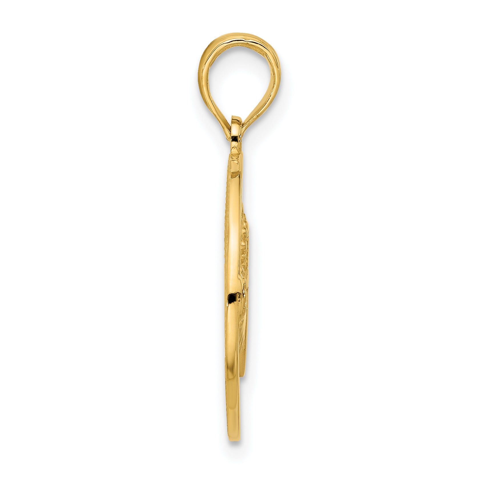 14k Claddagh Circle Pendant Secondary image