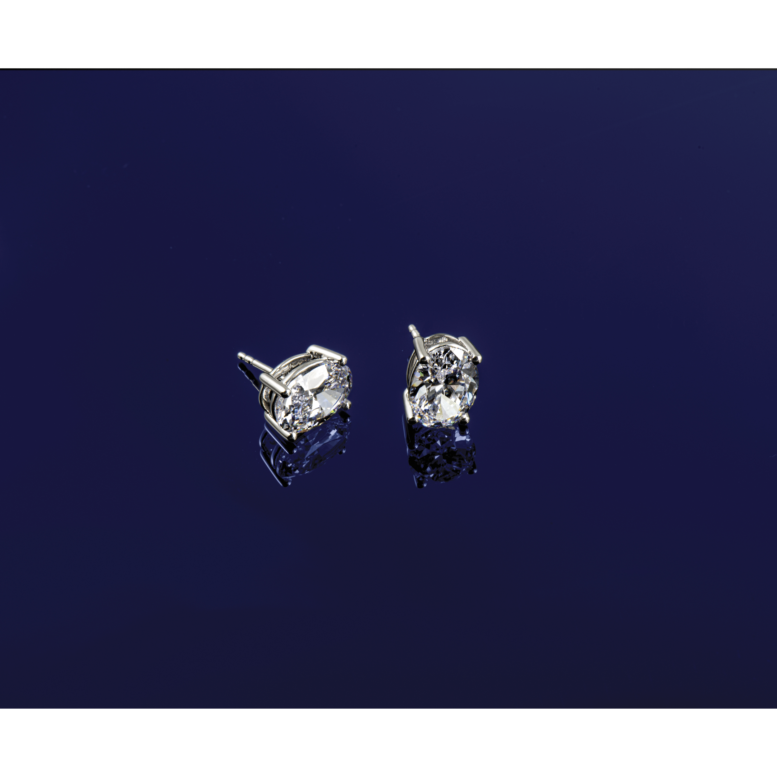 14K White Gold 5 ct Certified Lab-Created Diamond VS+ F+, Oval-Cut 4-Prong Stud Earrings