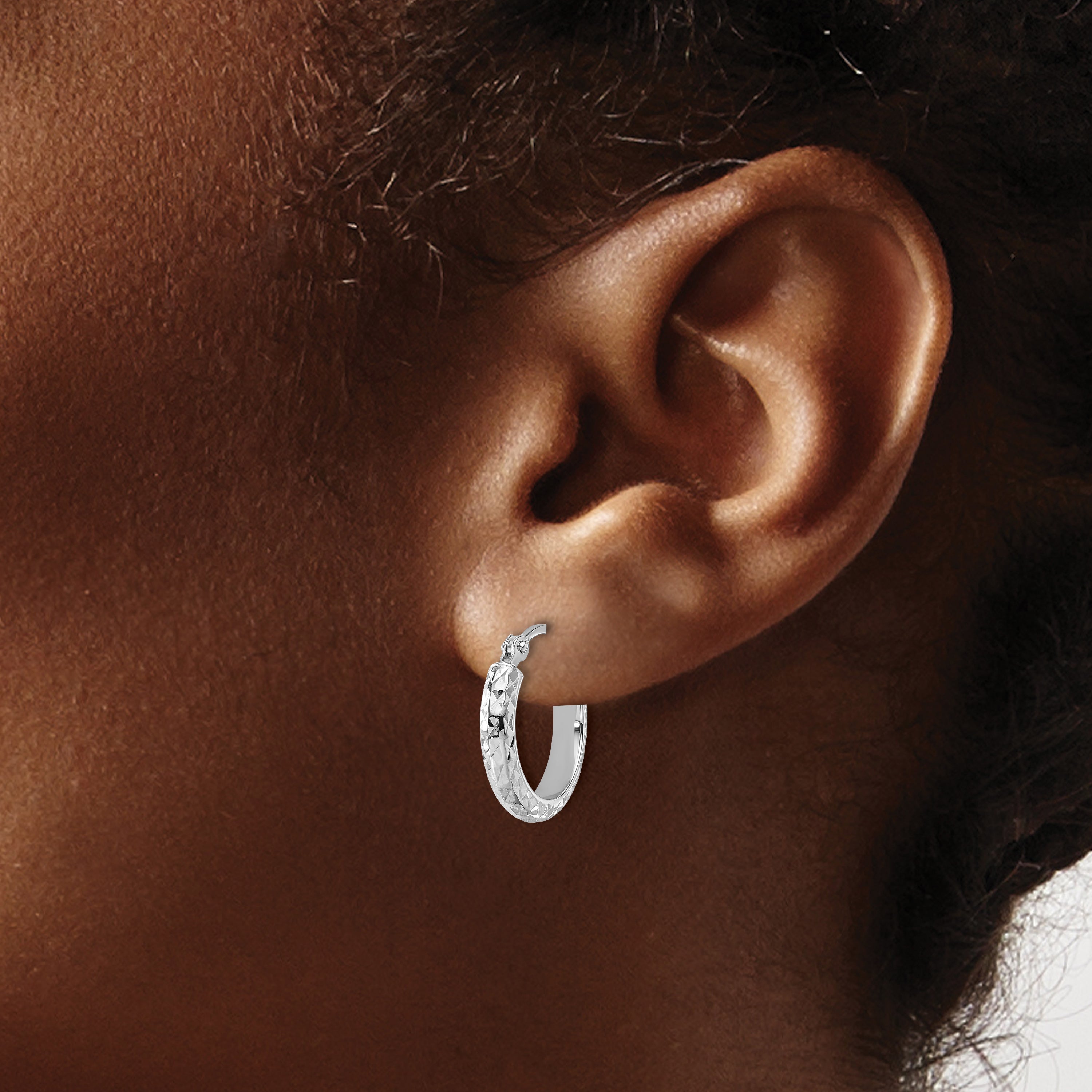 14k White Gold D/C 2.8x15mm Hollow Hoop Earrings