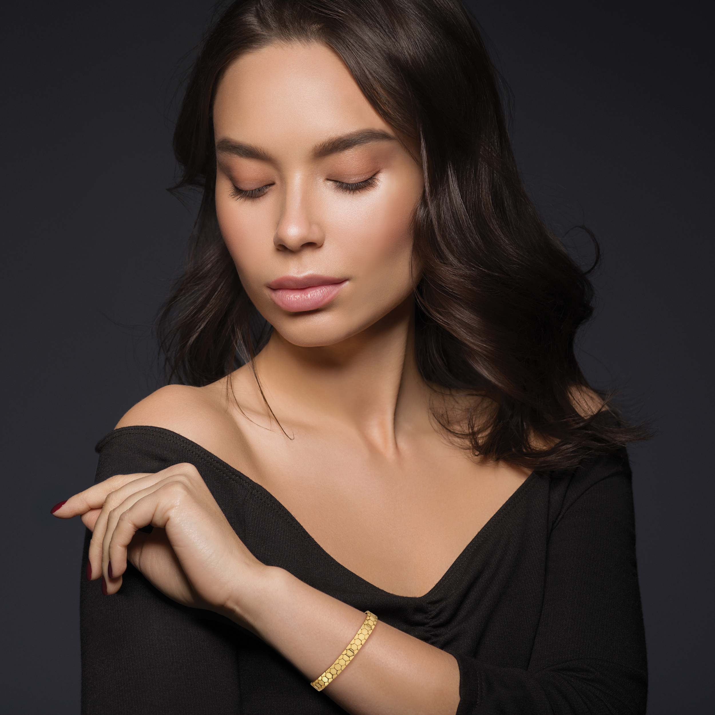 14K Polished Hexagon Design Bracelet