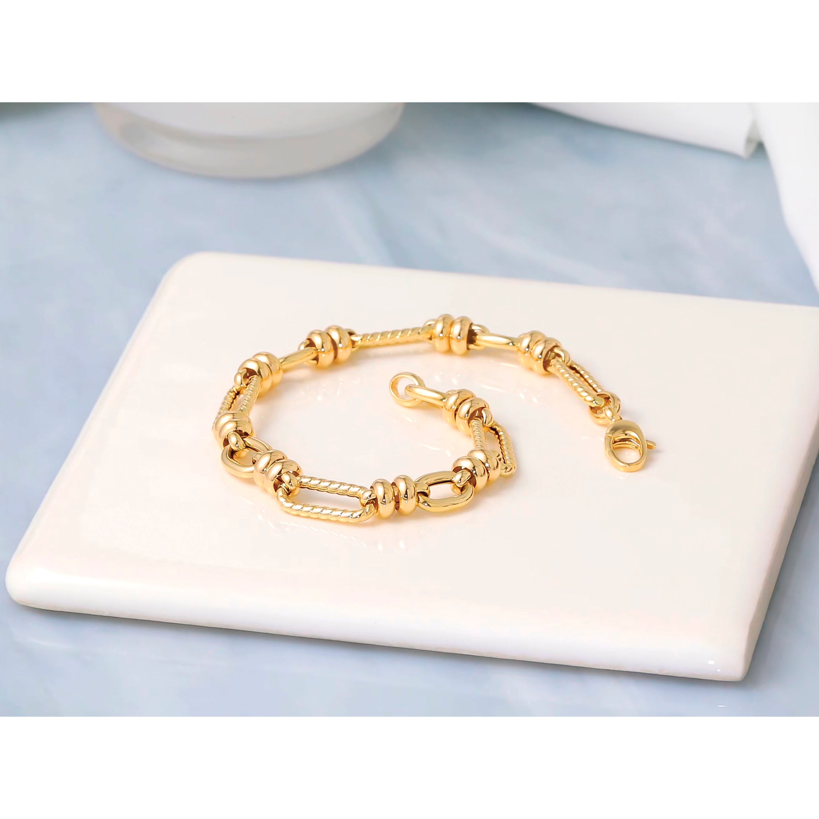14K Yellow Gold Twisted Link Bracelet, 7.5 in