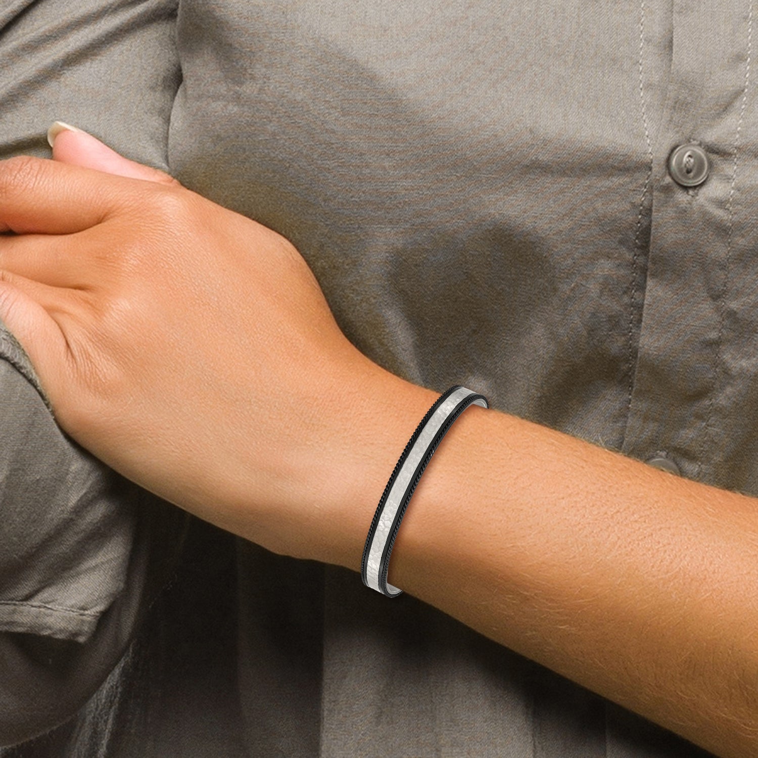 Stainless Steel Brushed Polished and Hammered Black IP-plated Wire Edge Cuff Bangle Bracelet