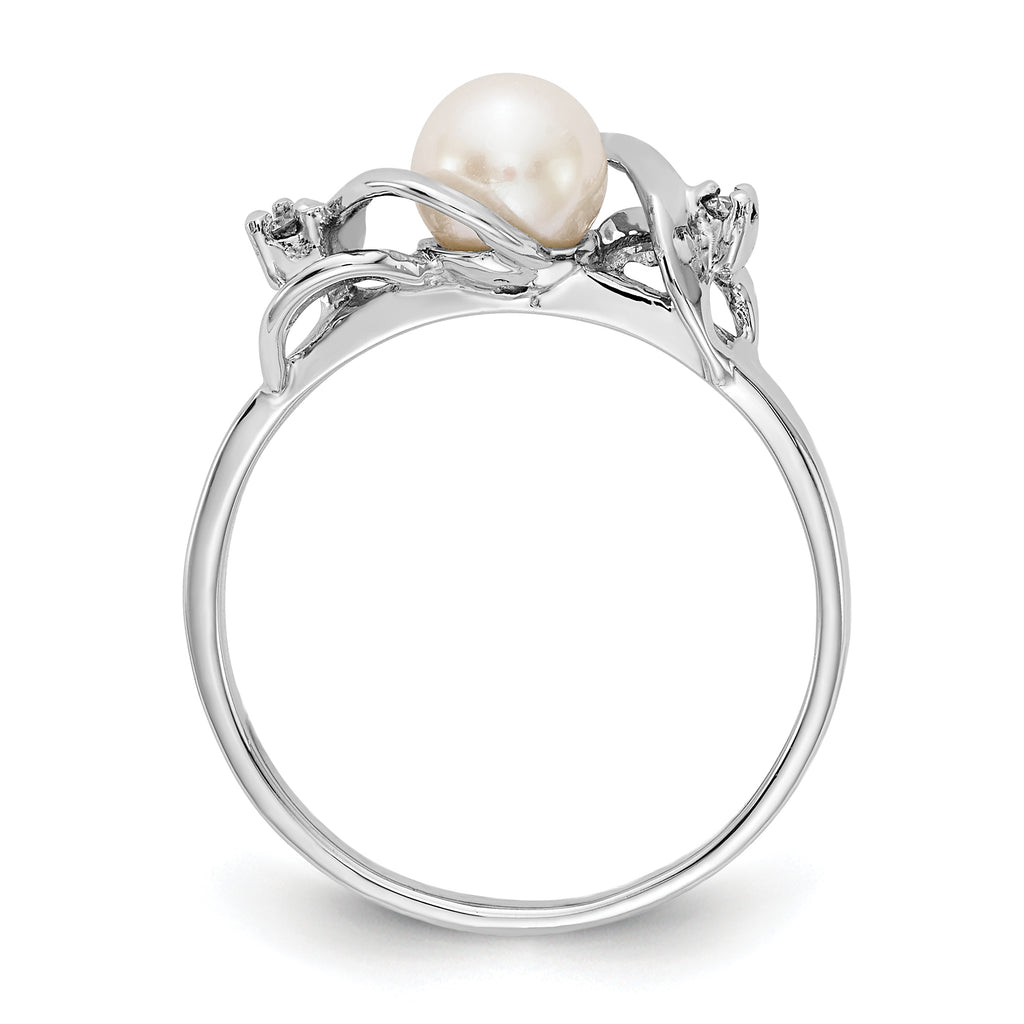 14k White Gold 5.5mm FW Cultured Pearl AA Diamond ring