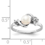14k White Gold 5.5mm FW Cultured Pearl AA Diamond ring