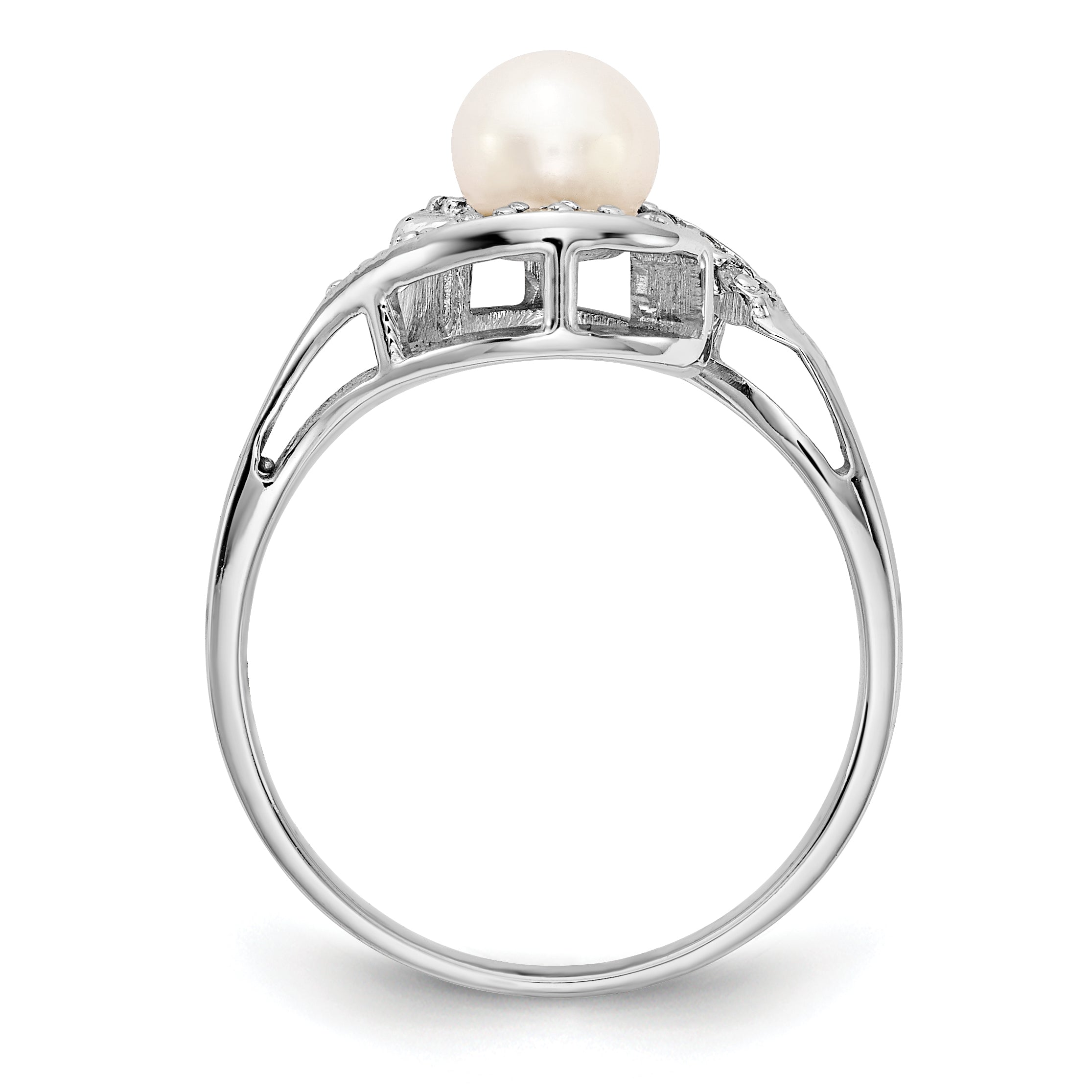 14k White Gold 5.5mm FW Cultured Pearl AA Diamond ring