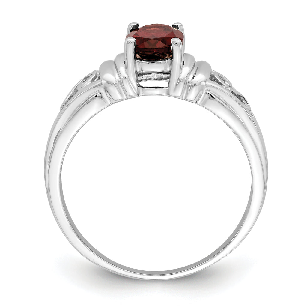 14k White Gold 7x5mm Oval Garnet ring