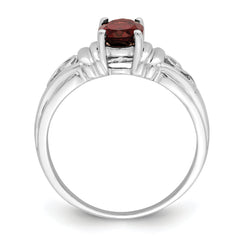 14k White Gold 7x5mm Oval Garnet ring