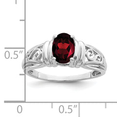 14k White Gold 7x5mm Oval Garnet ring