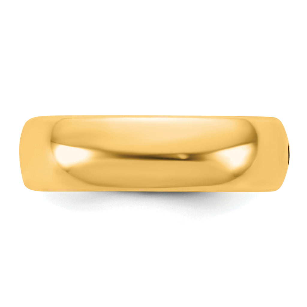 Close-up of 6mm 14K gold wedding band hinge detail