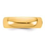 Close-up of 6mm 14K gold wedding band hinge detail