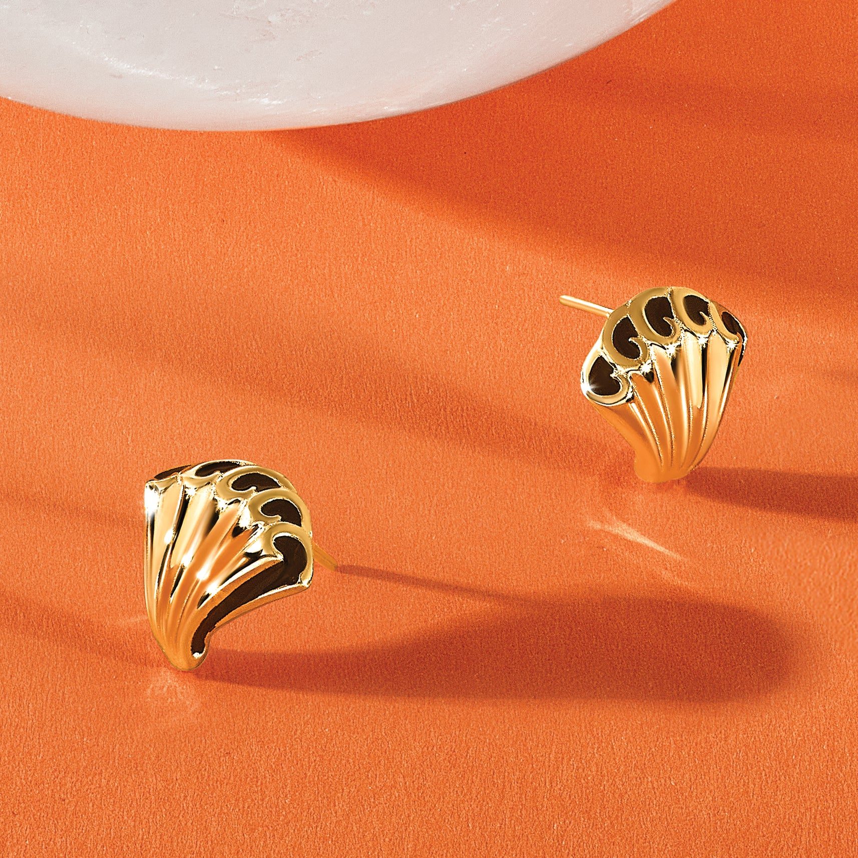 14K w/Black Enamel Polished Fancy Post Earrings