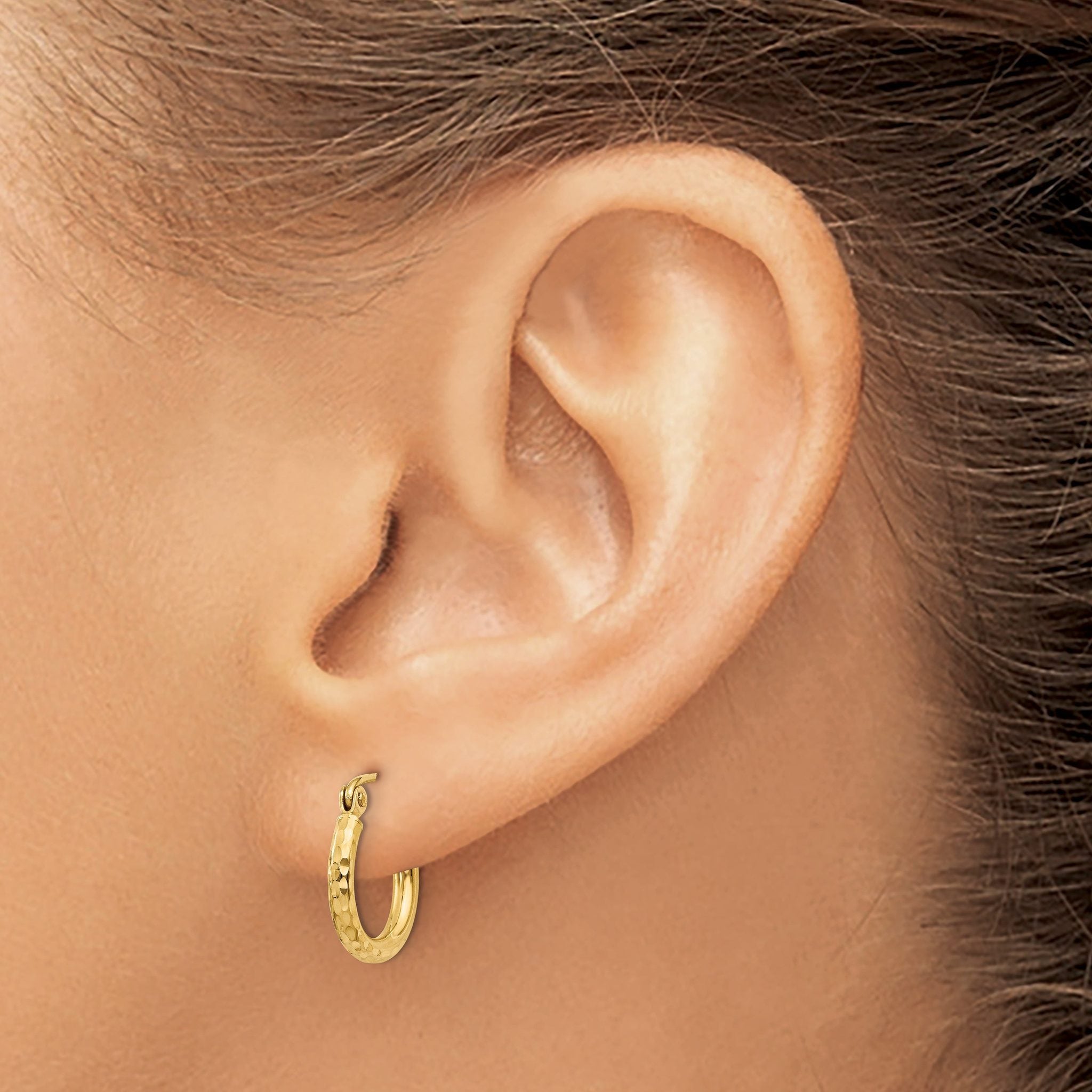 10k Diamond-cut 2mm Round Tube Hoop Earrings Secondary image