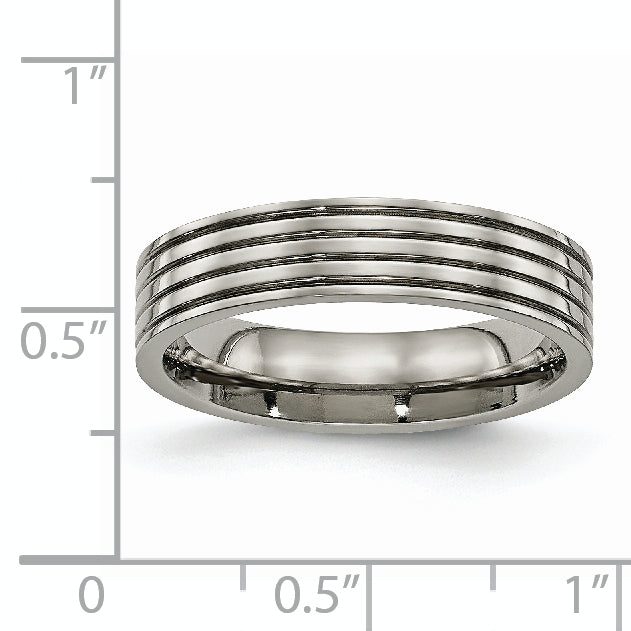 Grooved Comfort-Fit Wedding Band in Titanium, 5mm