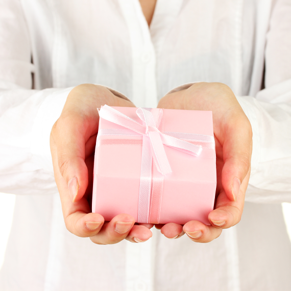 Gift Wrapping Service at Sophia Jewelers - Add a Touch of Elegance to Your Gift Main image
