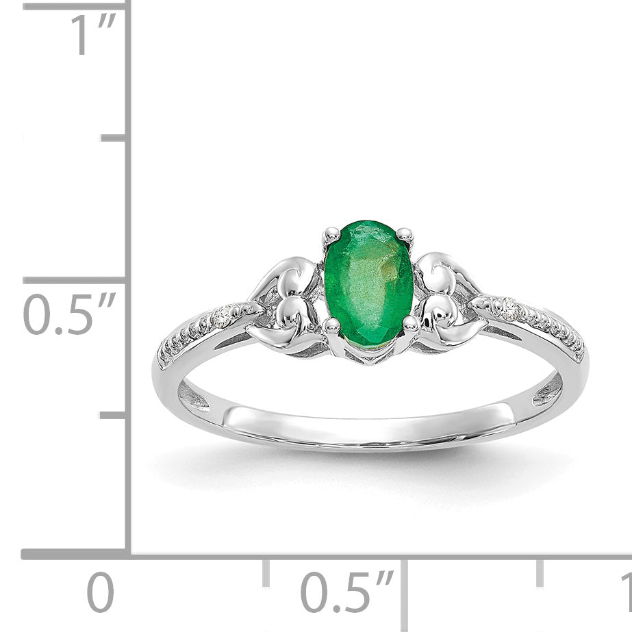 10k White Gold Emerald and Diamond Ring - 7