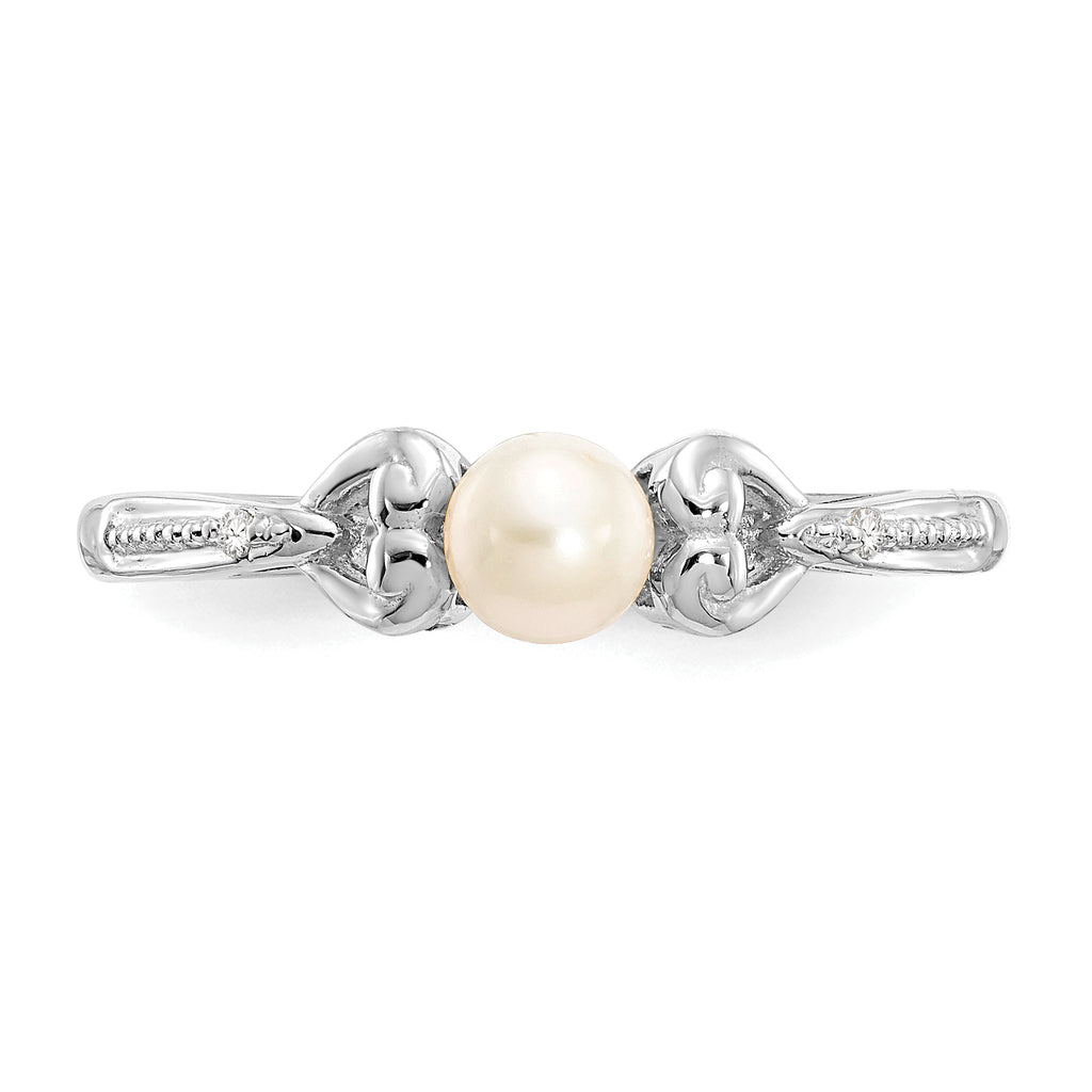 10k White Gold Fresh Water Cultured Pearl and Diamond Ring