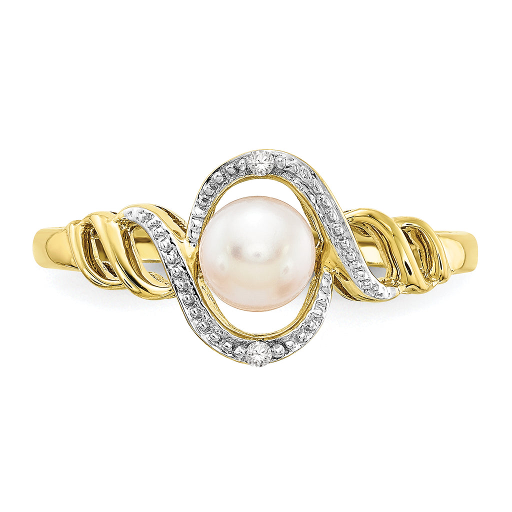 10K Fresh Water Cultured Pearl and Diamond Ring
