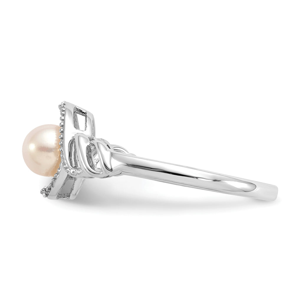 10k White Gold Fresh Water Cultured Pearl and Diamond Ring