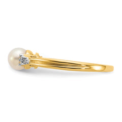 10K Diamond and Fresh Water Cultured Pearl Ring