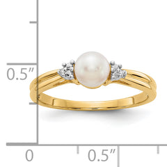10K Diamond and Fresh Water Cultured Pearl Ring