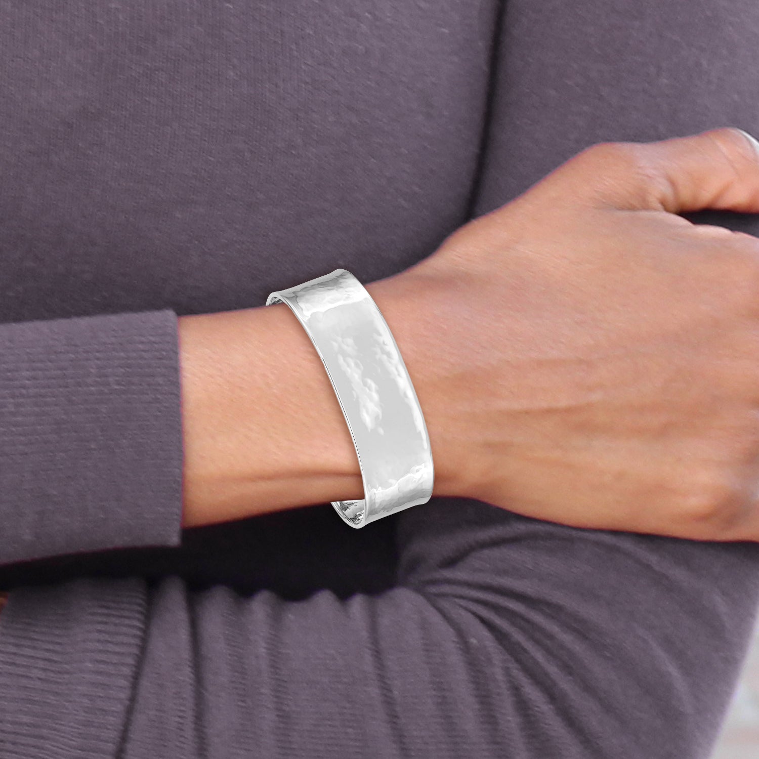 14K White Gold Hammered Cuff Bangle with Polished Finish