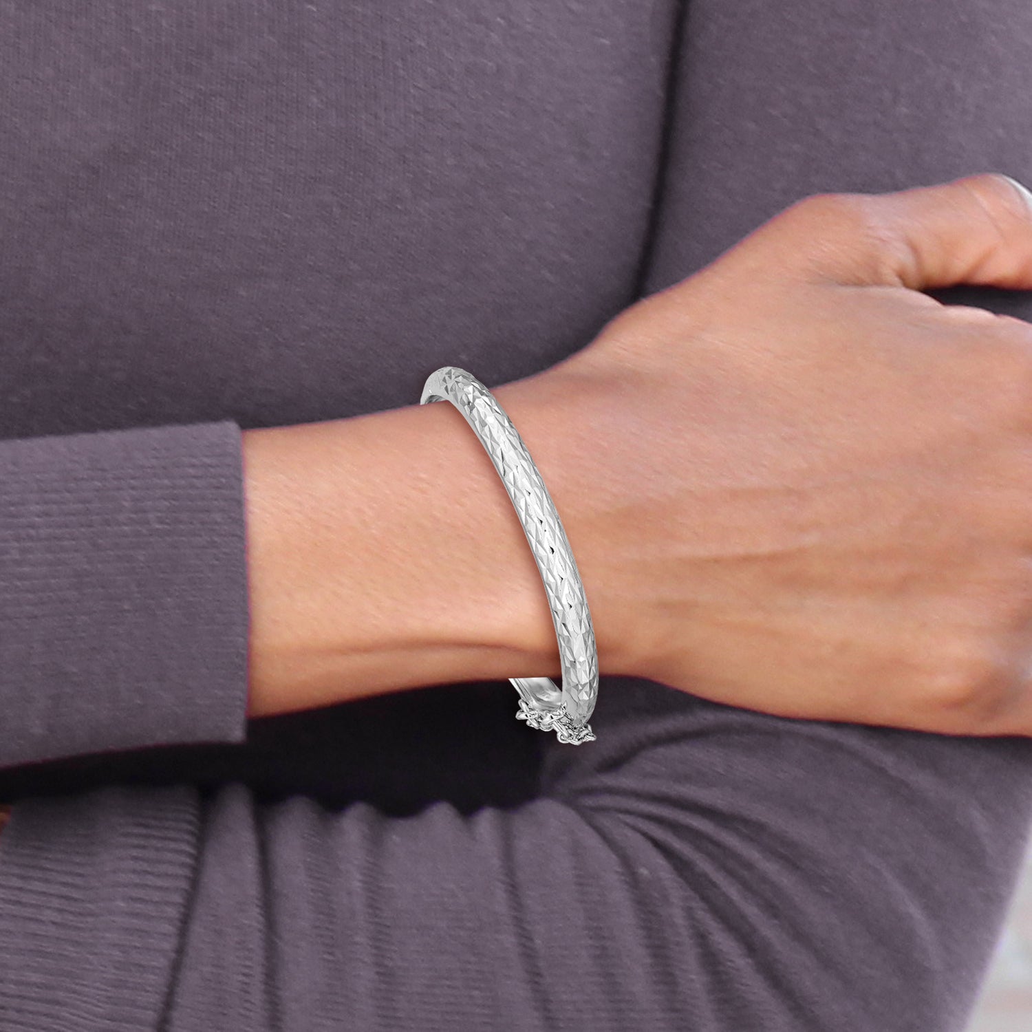 Sterling Silver Rhodium-plated Polished & Diamond-cut 4.5mm with Safety Clasp Hinged Children's Bangle