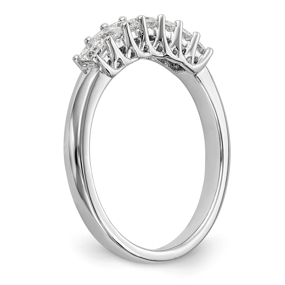 14K White Gold 7-Stone Diamond Band