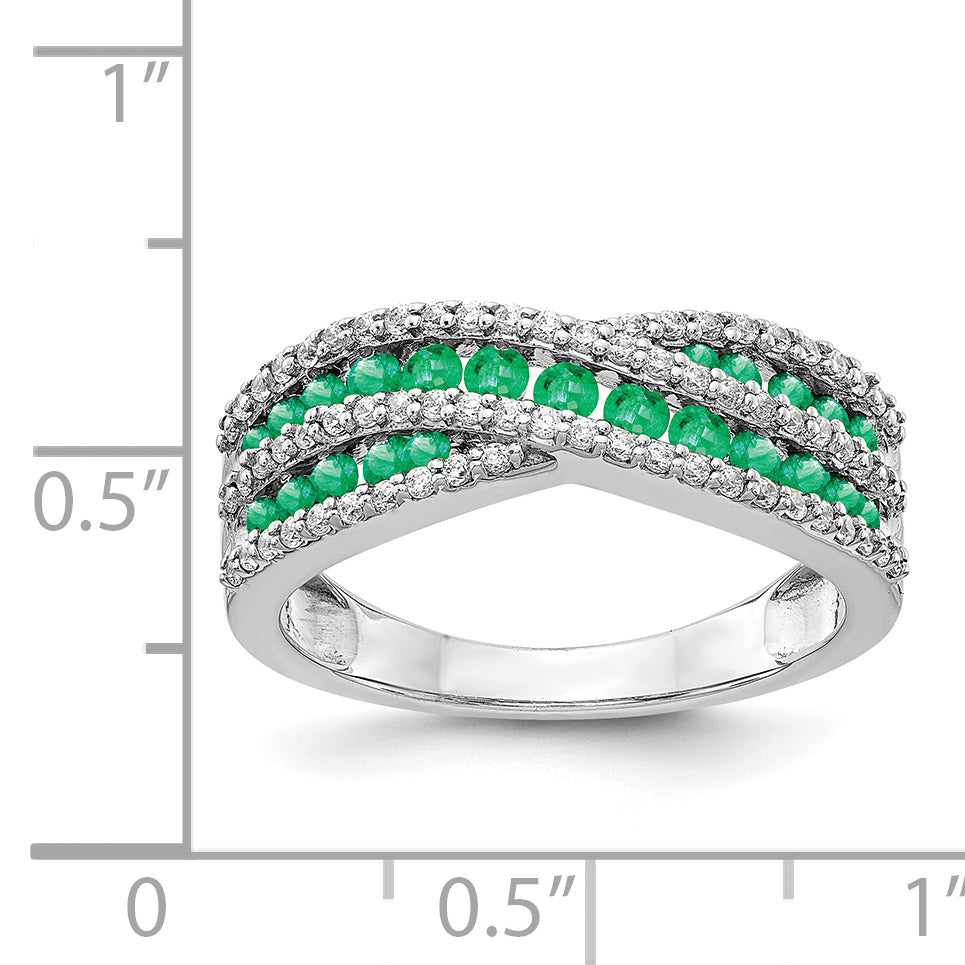 14k White Gold Diamond and Emerald Fancy Ring Secondary image