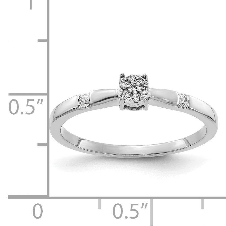 14k White Gold Diamond Cluster Ring Secondary image