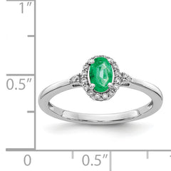 14k White Gold Oval Emerald and Diamond Halo Ring - 7